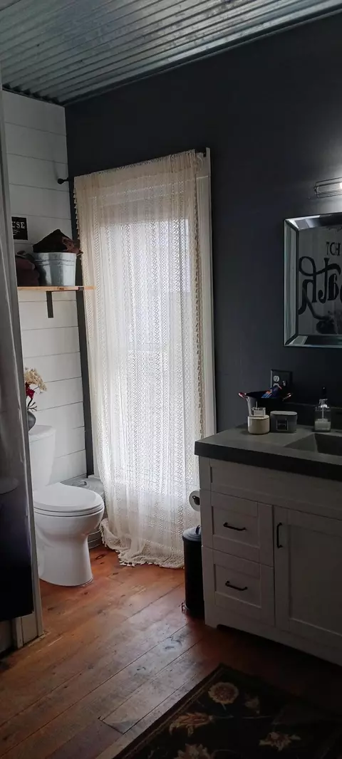 Bath - 15080 Pruden Rd, Sidney, OH 45365 photo 2 of 4