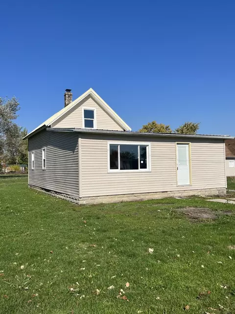 151 Third St, Cloverdale, OH 45827 photo 2