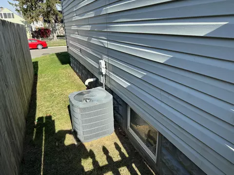 Exterior - 1929 Rutland Ave, Springfield, OH 45505 photo 5 of 14