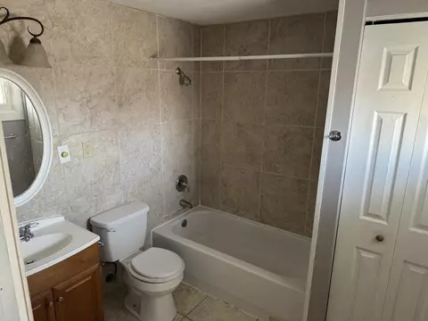 Bath - 1929 Rutland Ave, Springfield, OH 45505 photo 2 of 3
