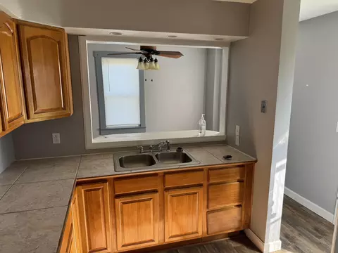 Bath - 1929 Rutland Ave, Springfield, OH 45505 photo 1 of 3