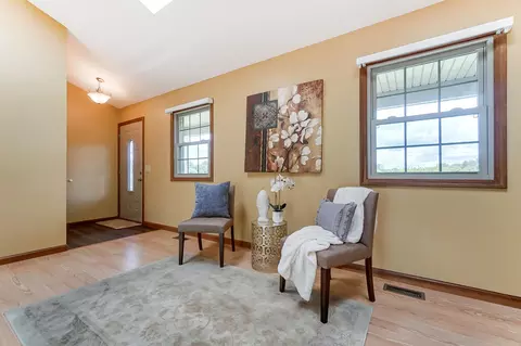 6995 Old Clifton Rd, Springfield, OH 45502 photo 5