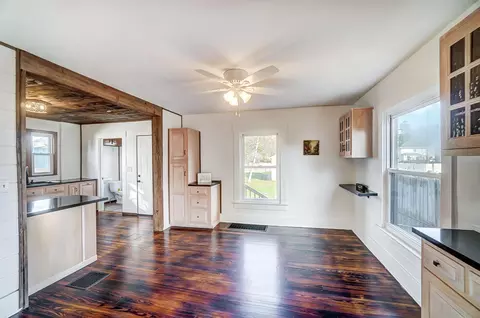 210 N Clairmont Ave, Springfield, OH 45503 photo 9