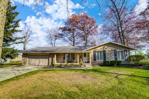 16348 Nottingham Dr, Wapakoneta, OH 45895