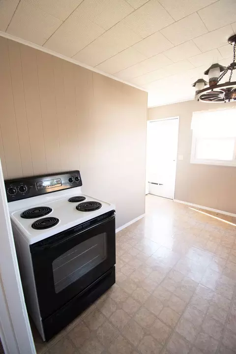 911 S Burnett Rd, Springfield, OH 45505 photo 10