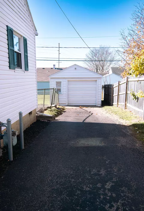 911 S Burnett Rd, Springfield, OH 45505 photo 4