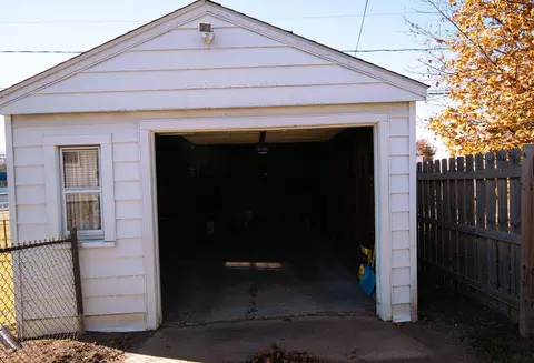 911 S Burnett Rd, Springfield, OH 45505 photo 5