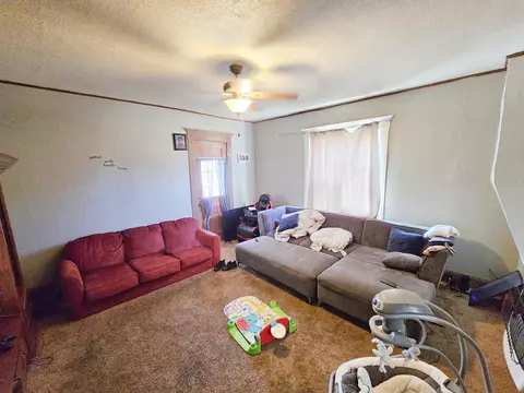 227 W Wayne St, Celina, OH 45822 photo 5