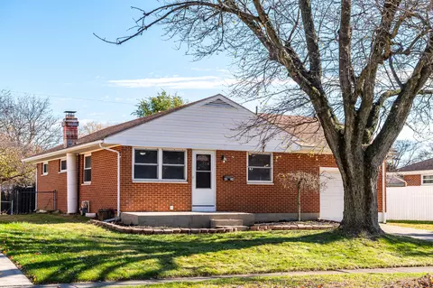 4824 E Ridgewood Rd, Springfield, OH 45503