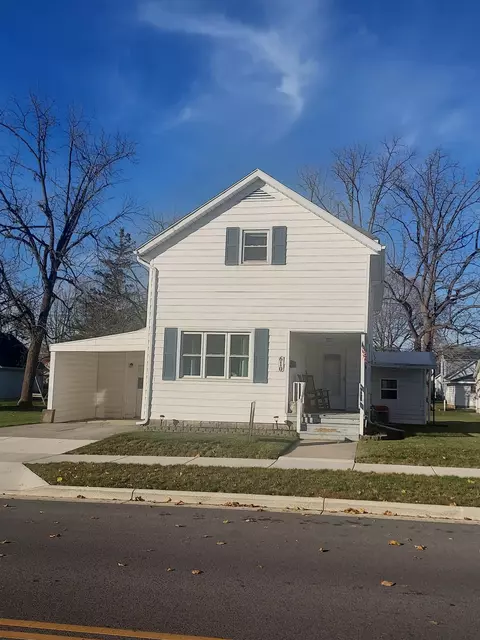 610 W Benton St, Wapakoneta, OH 45895