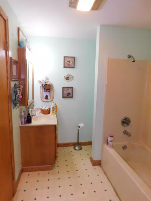 Bath - 238 E Walnut St, Saint Paris, OH 43072 photo 3 of 5