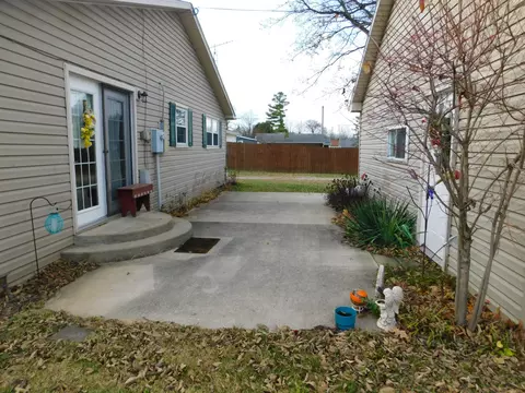 Exterior - 238 E Walnut St, Saint Paris, OH 43072 photo 5 of 11