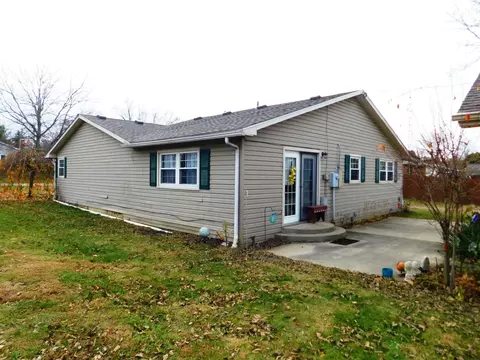 Exterior - 238 E Walnut St, Saint Paris, OH 43072 photo 4 of 11