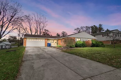 956 Spinning Rd, Riverside, OH 45431
