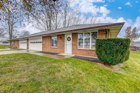 726 Grandview Dr, Springfield, OH 45503 photo 2