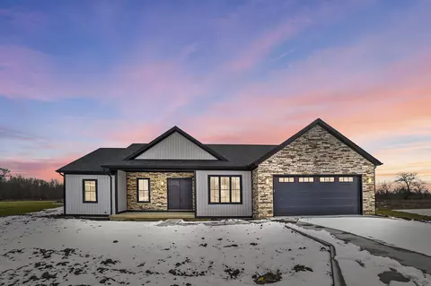 302 Biscayne Blvd, Wapakoneta, OH 45895