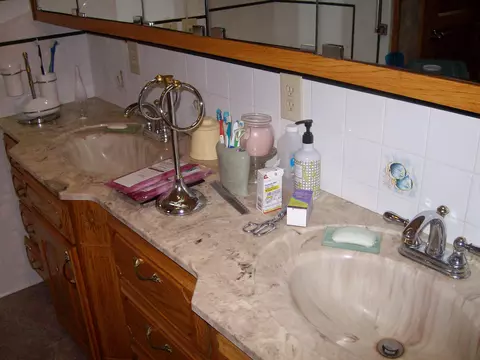 Bath - 7819 Weitz Rd, Celina, OH 45822 photo 1 of 3