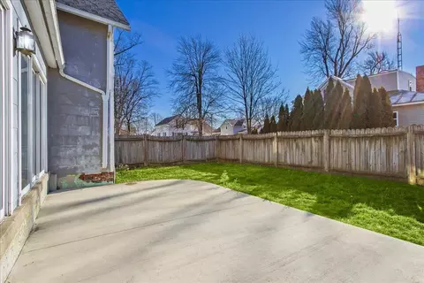 431 N Cherry St, Kenton, OH 43326 photo 9