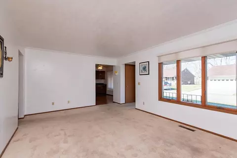 1147 N Brixton Dr, Springfield, OH 45503 photo 6