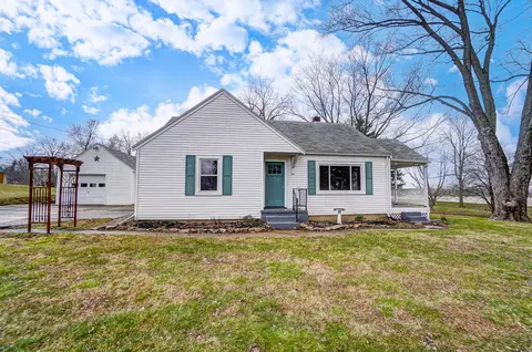 1287 Red Oak Cir, Springfield, OH 45506