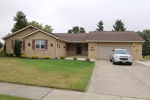 1906 Heritage Dr, Celina, OH 45822