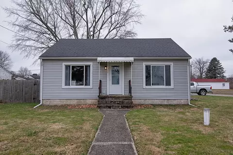 317 3rd St, Tremont City, OH 45372
