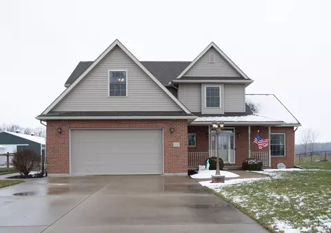 17125 W Tecumseh Dr, Wapakoneta, OH 45895