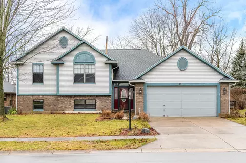 311 Bearcreek Ct, Englewood, OH 45322