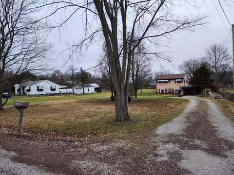 2346 Cottingham Roas S, Springfield, OH 45506 photo 2