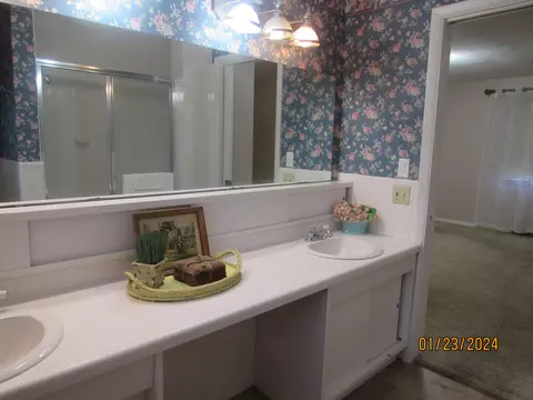 Bath - 2132 W Mile Rd, Springfield, OH 45503 photo 9 of 12