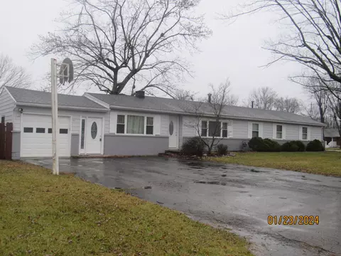 2132 W Mile Rd, Springfield, OH 45503