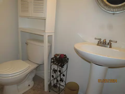 Bath - 2132 W Mile Rd, Springfield, OH 45503 photo 1 of 12