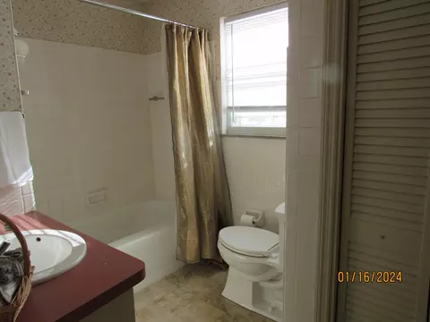 Bath - 2132 W Mile Rd, Springfield, OH 45503 photo 11 of 12