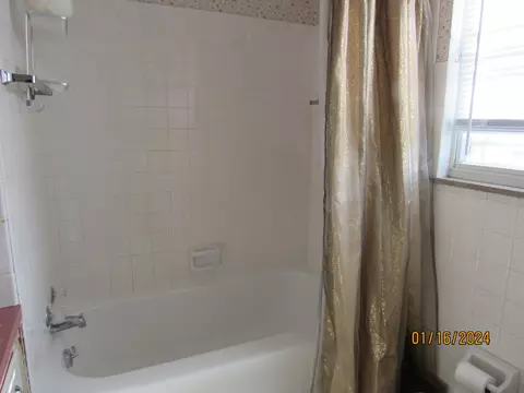 Bath - 2132 W Mile Rd, Springfield, OH 45503 photo 12 of 12