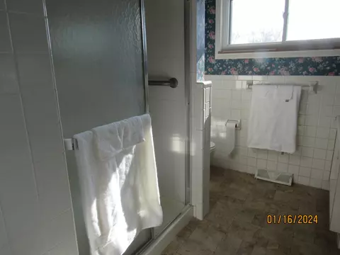Bath - 2132 W Mile Rd, Springfield, OH 45503 photo 3 of 12