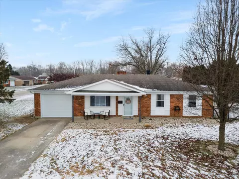 956 Mayfield Dr, Troy, OH 45373
