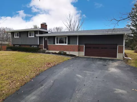 338 Crestway Dr, Clayton, OH 45315