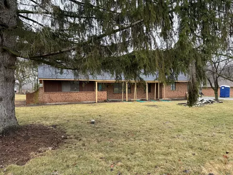 5620 Phillip Dr, Tipp City, OH 45371