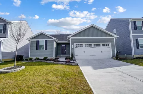 180 Skyway Dr, Springfield, OH 45505