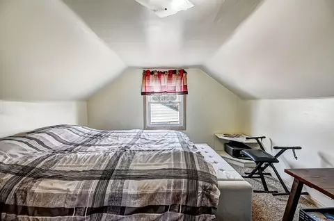 Bedroom - 1529 Northgate Rd, Springfield, OH 45504 photo 7 of 9