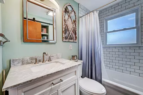 Bath - 1529 Northgate Rd, Springfield, OH 45504 photo 1 of 2