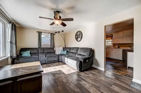 Living - 1529 Northgate Rd, Springfield, OH 45504 photo 2 of 4