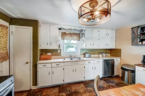 Kitchen - 1529 Northgate Rd, Springfield, OH 45504 photo 3 of 3