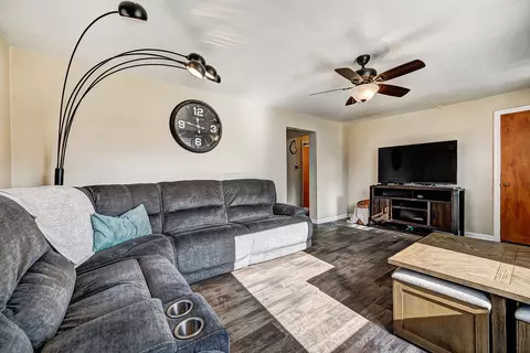 Living - 1529 Northgate Rd, Springfield, OH 45504 photo 3 of 4