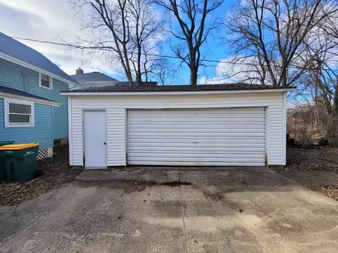 Exterior - 1116 Maiden Ln, Springfield, OH 45504 photo 4 of 5