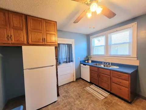 Kitchen - 1116 Maiden Ln, Springfield, OH 45504 photo 4 of 4
