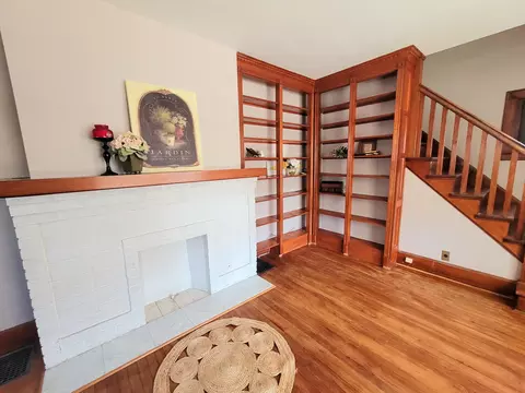 Living - 1116 Maiden Ln, Springfield, OH 45504 photo 3 of 4