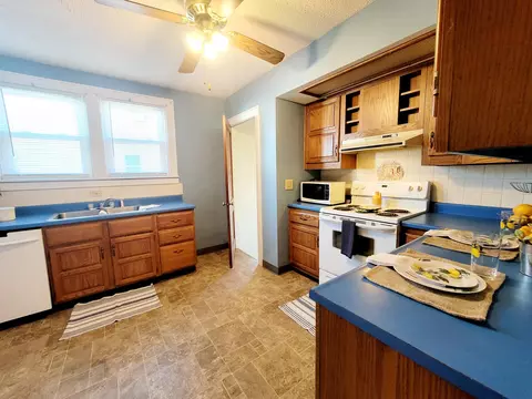 Kitchen - 1116 Maiden Ln, Springfield, OH 45504 photo 1 of 4