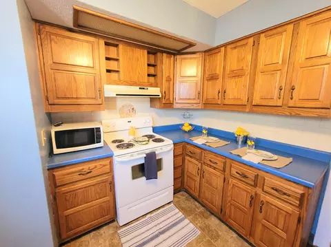 Kitchen - 1116 Maiden Ln, Springfield, OH 45504 photo 2 of 4