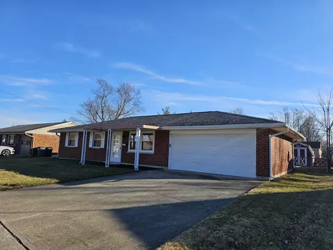 1018 S Mystic Ln, Troy, OH 45373